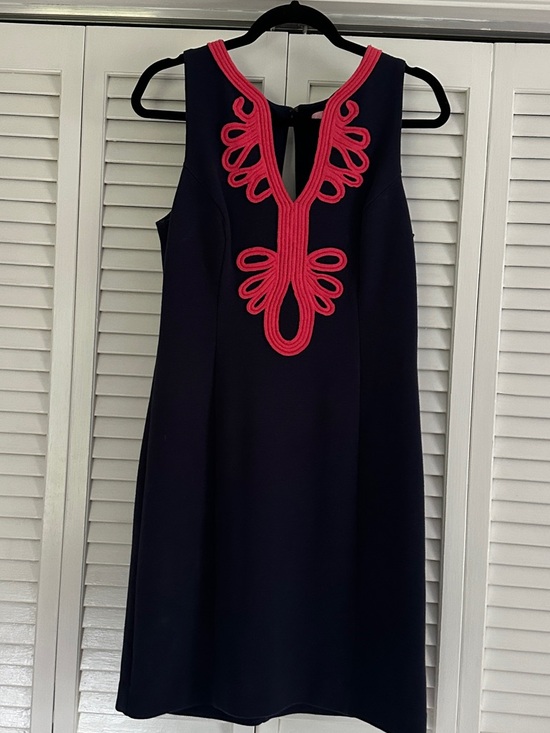 Dresses & Skirts - Lilly Pulitzer sleeveless dress. Size M